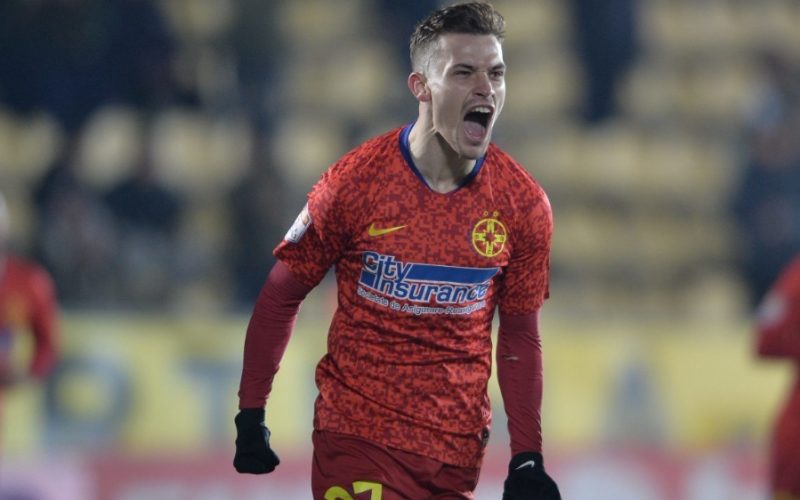 DARIUS OLARU, FOTBALISTUL CARE-L INSPIRĂ PE MIHAI STOICA: "DUCE MAI DEPARTE MOŞTENIREA LUI BOURCEANU ŞI PINTILII. ÎŞI DĂ VIAŢA!"