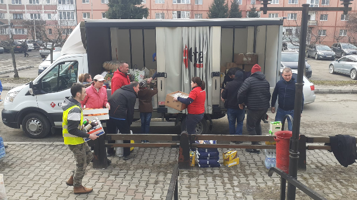 Peste 45 de tone de alimente, distribuite în Ucraina de către Episcopia Ortodoxă a Covasnei şi Harghitei