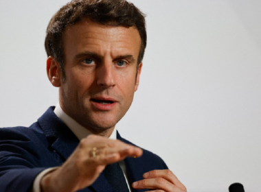 Livrările de arme ale Franţei vor creşte 'în intensitate', i-a spus Macron lui Zelenski