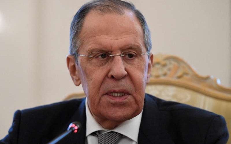 Ministrul rus de externe acuză Occidentul că se pregăteşte de război cu Rusia