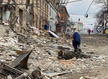 Ucraina acuză Rusia că blochează accesul unui convoi umanitar în Mariupol