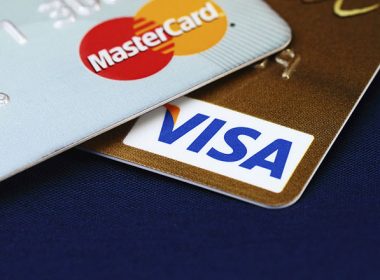 Mastercard şi Visa se alătură sancţiunilor occidentale şi blochează banii ruşilor