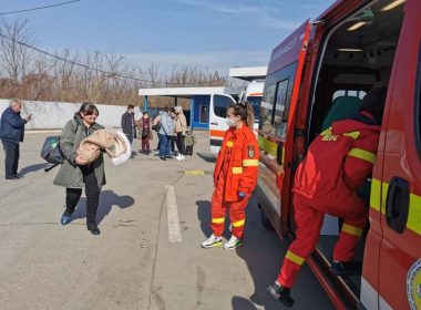 Iaşi: Doi copii din Odesa care suferă de boli grave vor fi transferaţi cu avionul la un centru medical din Torino