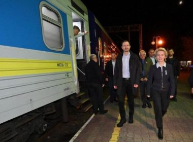 Ursula von der Leyen a plecat cu trenul din Polonia spre Kiev, unde se va întâlni cu Volodimir Zelenski
