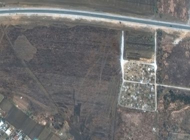 Imagini din satelit arată gropi comune săpate la periferia Mariupolului. Maxar Technologies: Sunt cel puţin 200 de morminte noi￼