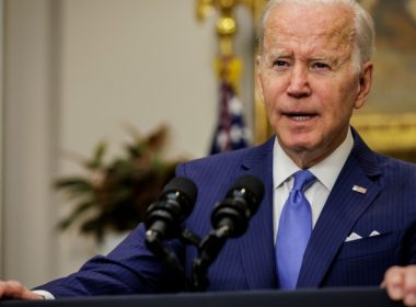 Preşedintele Biden anunţă că Washingtonul va furniza Kievului sisteme avansate de lansatoare de rachete