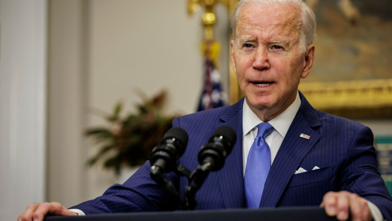 Joe Biden semnează legea ce acordă un ajutor de 40 de miliarde de dolari pentru Ucraina