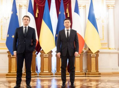 Macron i-a explicat lui Zelenski de ce nu a folosit cuvântul genocid împotriva lui Vladimir Putin￼