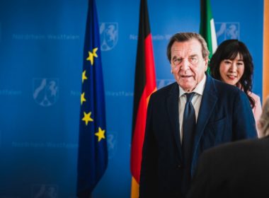 Fostul cancelar german Gerhard Schröder nu va face parte din consiliul de administraţie al Gazprom