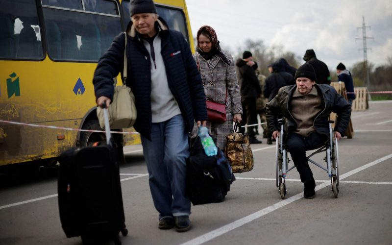 Evacuarea civililor din Mariupol, ''perturbată'' de ruşi