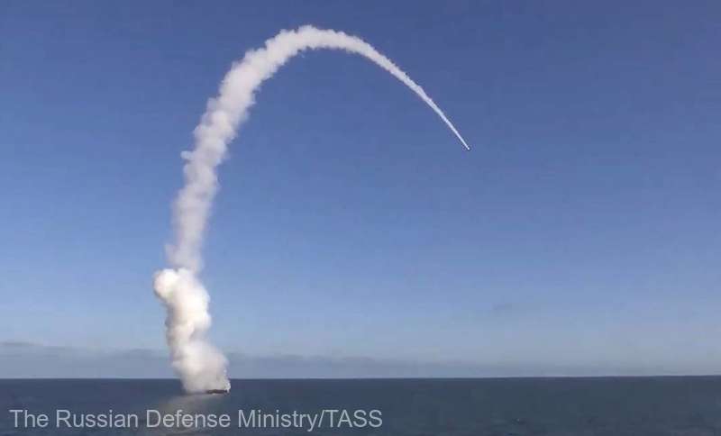 Rusia anunţă în premieră lansarea rachetelor de croazieră Kalibr de pe submarin împotriva unor obiective militare ucrainene