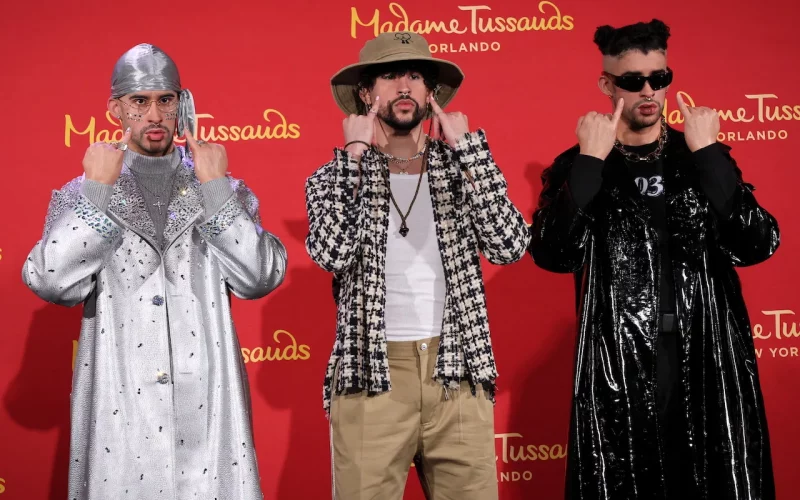 Două statui din ceară ale rapperului Bad Bunny, inaugurate la Madame Tussauds