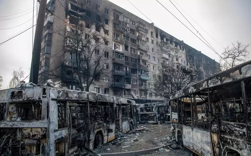 Kievul anunţă un acord convenit cu Rusia privind organizarea unui coridor de evacuare a civililor din Mariupol