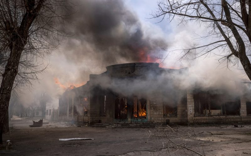 Trei spitale, bombardate în Nikolaev