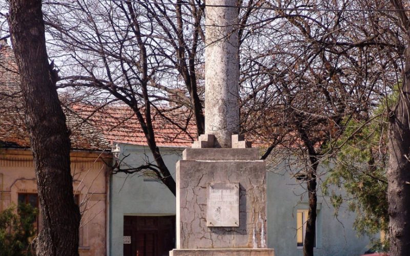 Nu mai vor monument sovietic în oraş