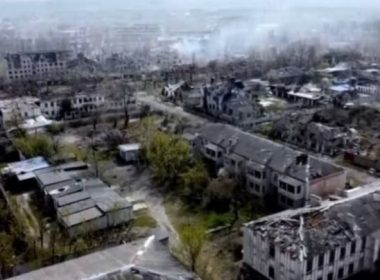Distrugeri masive provocate de ruşi în oraşul Rubijne care amintesc de Mariupol: „Lângă curţi sunt cimitire”