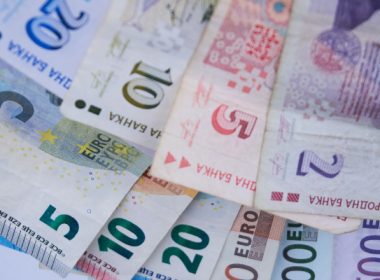Comisia Europeană: Croaţia este pregătită să adopte moneda euro la 1 ianuarie 2023