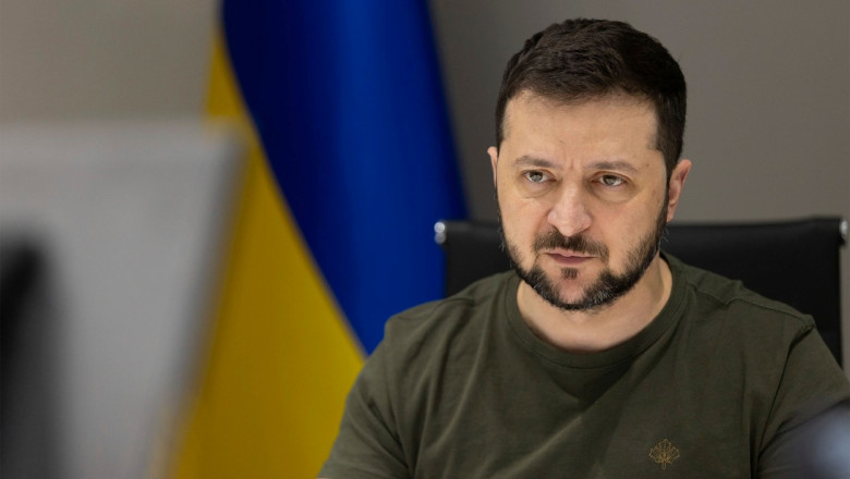 Volodimir Zelenski prelungeşte cu trei luni legea marţială şi perioada de mobilizare generală în Ucraina