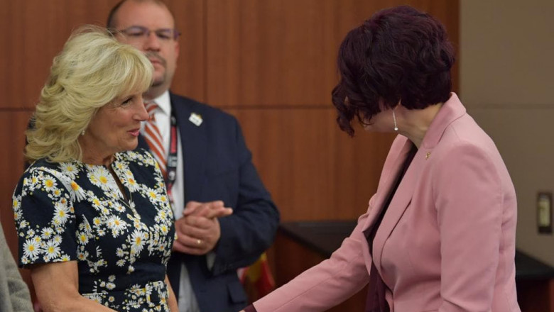 Mădălina Turza, consilier al premierului Ciucă, a discutat cu Jill Biden despre refugiaţii ucraineni din România￼