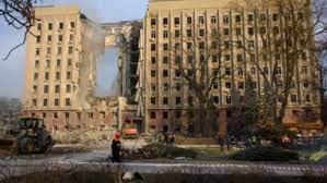 Clădiri rezidenţiale, distruse de ruşi