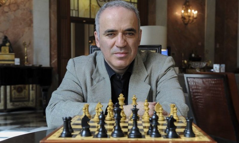 Kasparov: Rusia nu va pierde până când elitele şi oamenii de rând nu vor porni acţiuni împotriva lui Putin