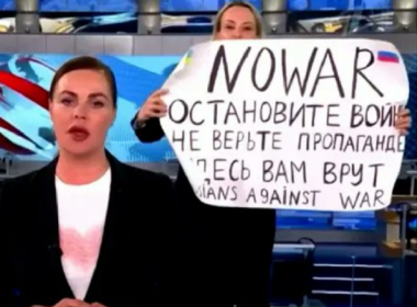 Probleme în plan personal pentru jurnalista rusă care a protestat în direct la TV: fostul soţ o dă în judecată şi ameninţă că va obţine custodia copiilor