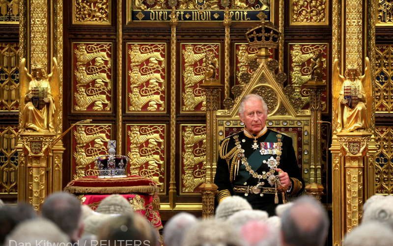 Prinţul Charles, solemn şi dedicat, în primul său discurs al tronului