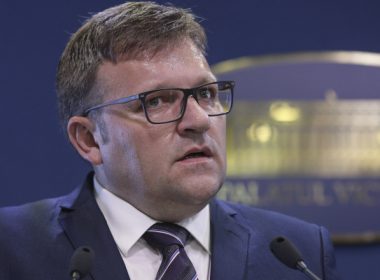 România trebuie să-şi modifice Codul Muncii. Marius Budăi: „Săptămâna viitoare se depune iniţiativa legislativă la Parlament”￼