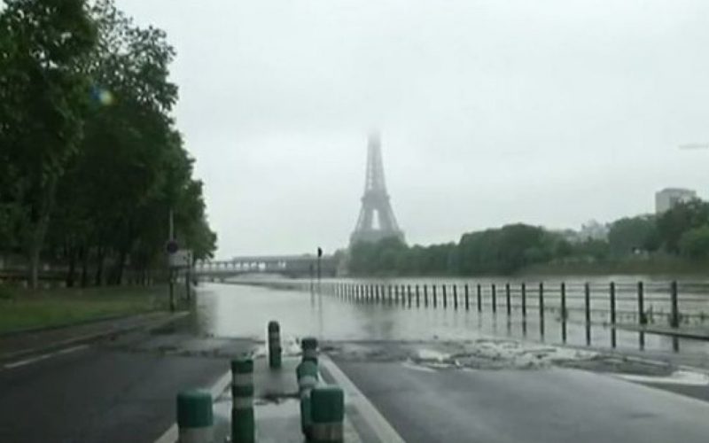 Ploile puternice închid metroul parizian