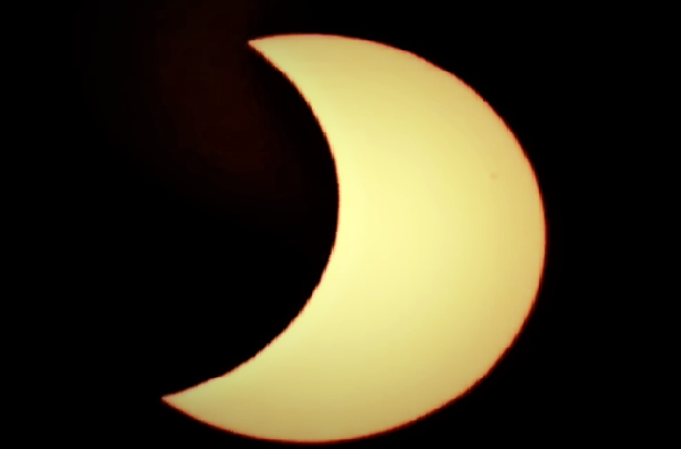 Eclipsă parţială de Soare vizibilă în România