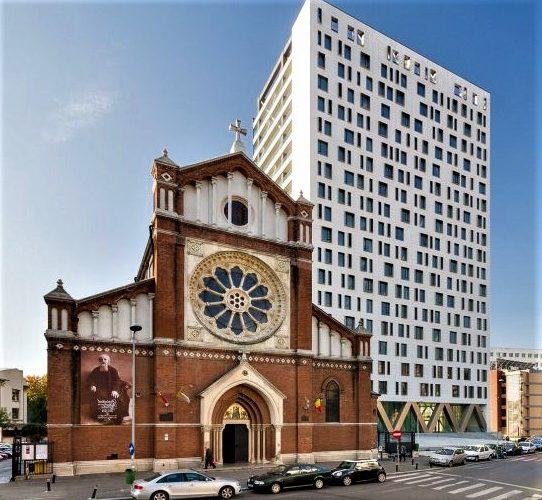 FOCUS PE EI  Mastodonţi şi biserici în Bucureşti