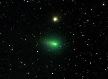 Cometa verde, greu de văzut din cauza norilor