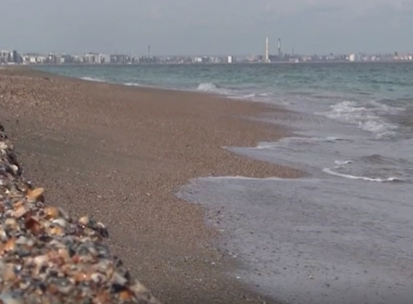 Iarna a micşorat plajele de la Mamaia